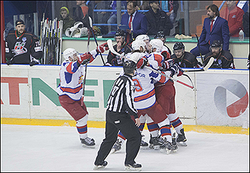 13 апреля 2016. Нефтяник - Ижсталь 13 апреля 2016. Нефтяник - Ижсталь